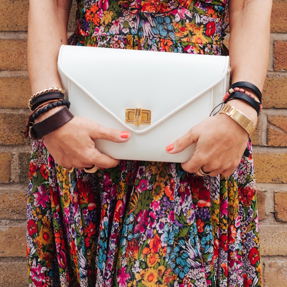 Structured Envelope Clutch with Chain